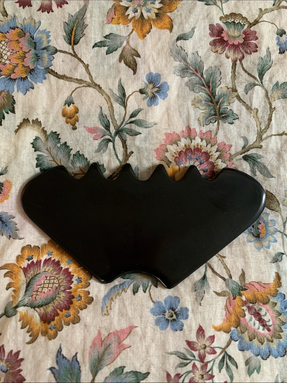 Wildling Empress Gua Sha Stimulating Scalp Comb - Picture 2 of 4
